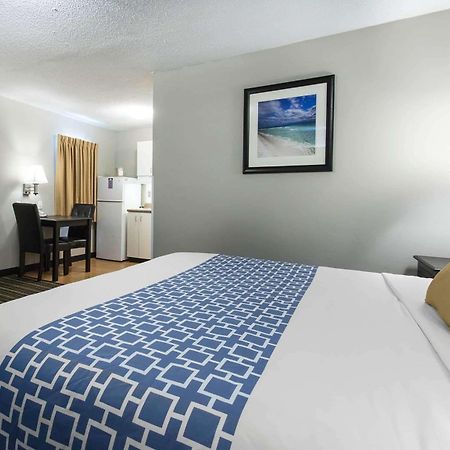 Suburban Extended Stay Hotel Naval Base Area Warrington Exterior foto