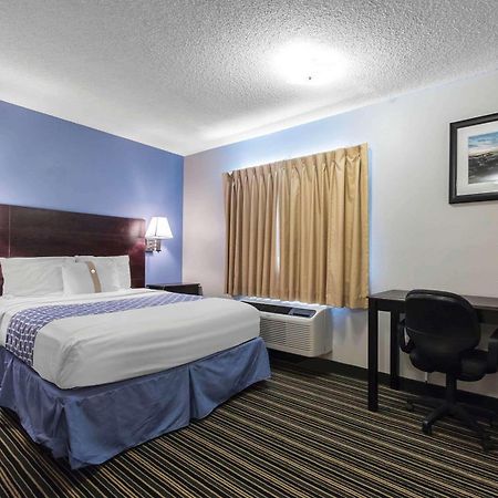 Suburban Extended Stay Hotel Naval Base Area Warrington Exterior foto