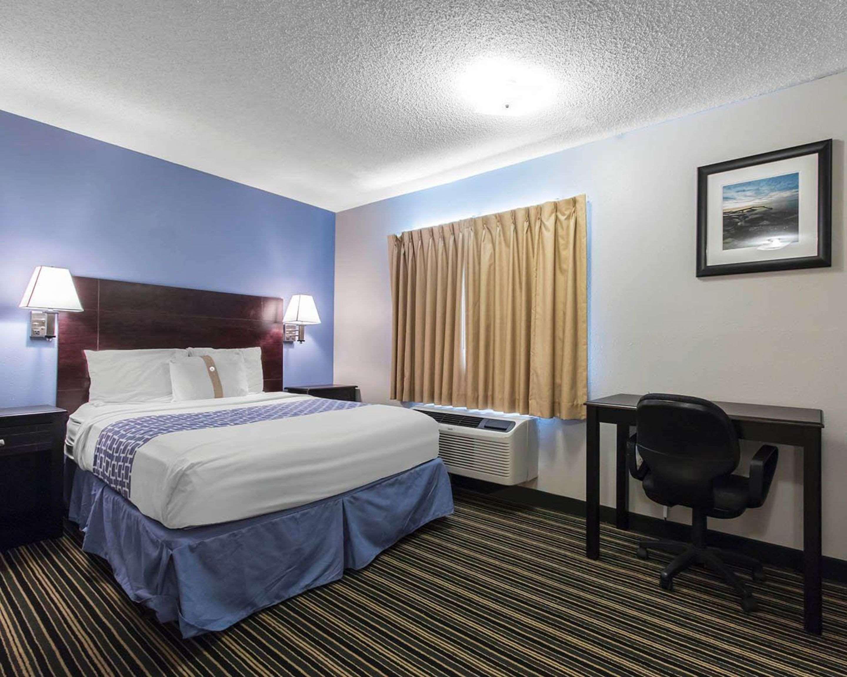Suburban Extended Stay Hotel Naval Base Area Warrington Exterior foto