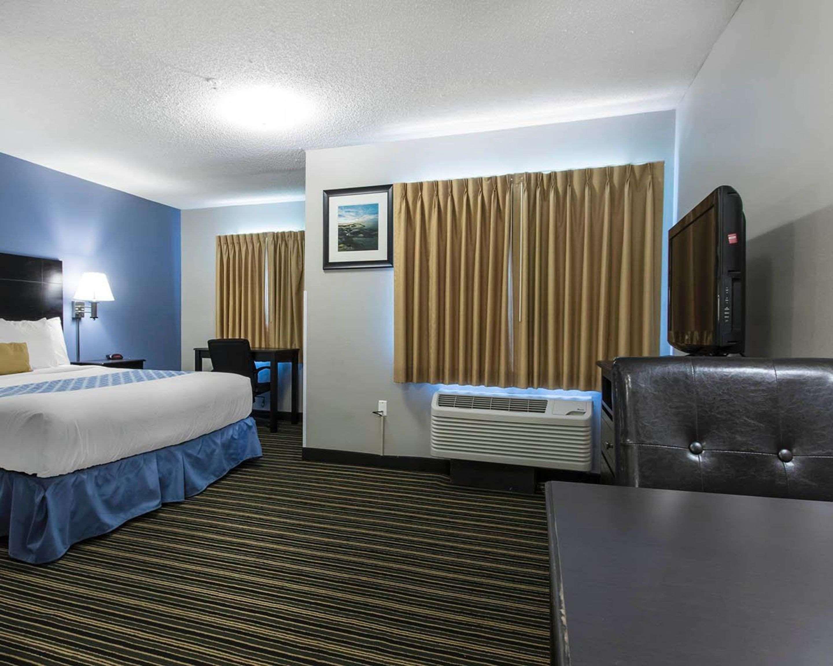 Suburban Extended Stay Hotel Naval Base Area Warrington Exterior foto