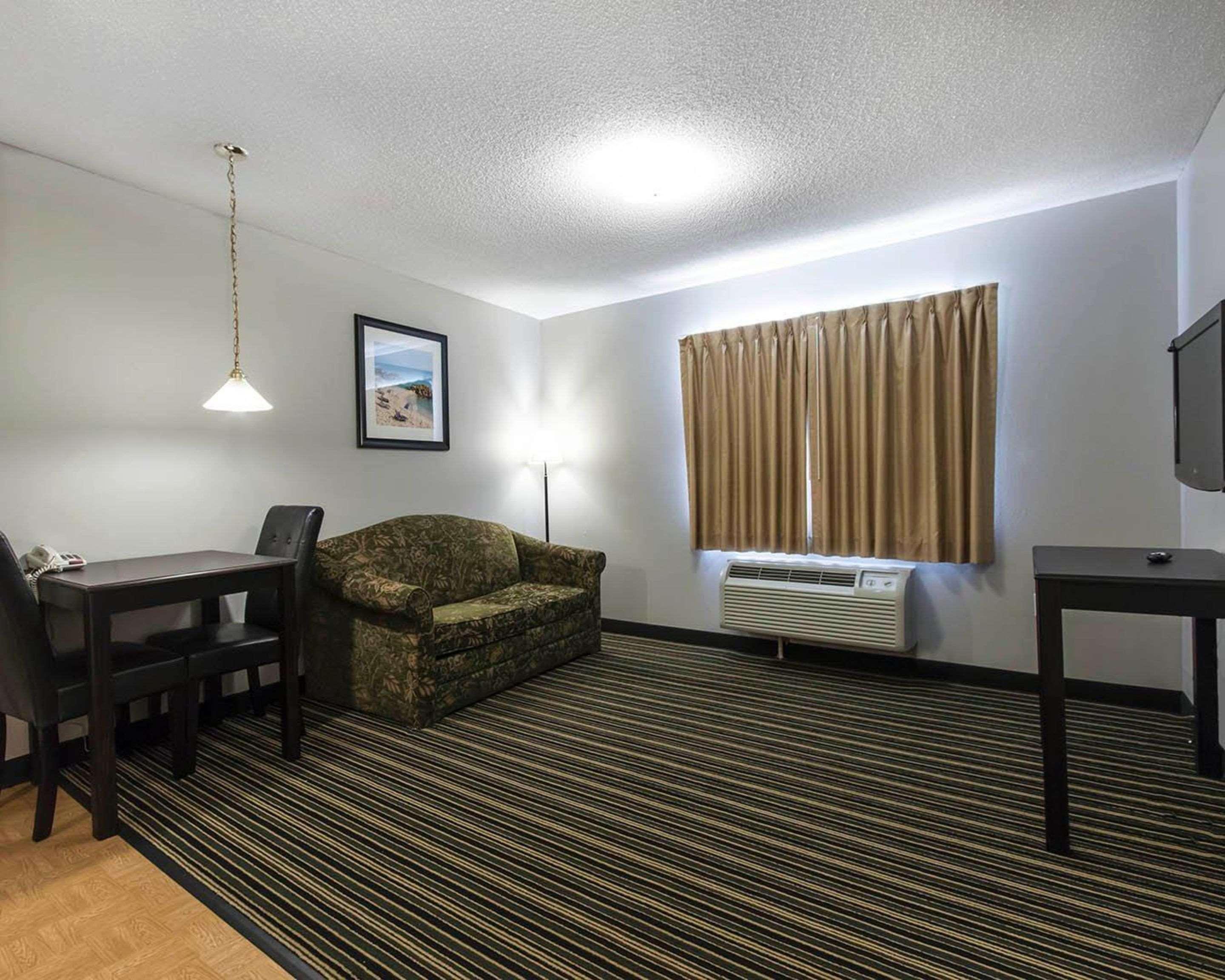 Suburban Extended Stay Hotel Naval Base Area Warrington Exterior foto